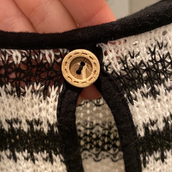 Black and White Striped Light Sweater Top with Back Button detailing/ split hem - Picture 6 of 7